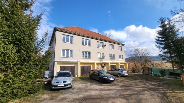 Byt 4+1+garáž, Hostomice pod Brdy