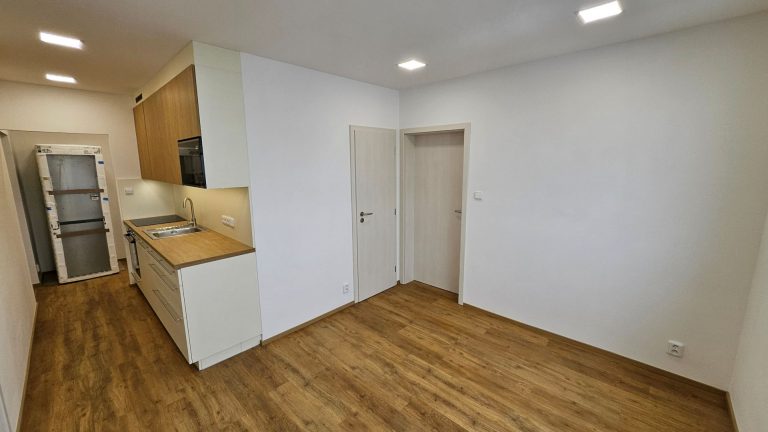 Pronájem bytu 3+1/L, Zahradní město, Jabloňová, 72 m2