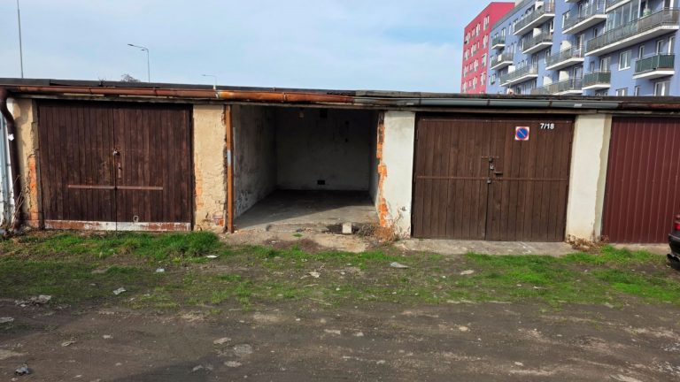 Zděná garáž Praha 10, Bohdalec, Novobohdalecká